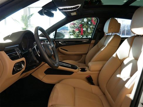 Used 2022 Porsche Macan image 7