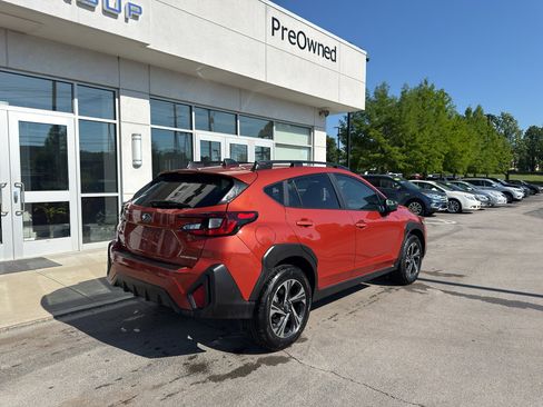 Used 2024 Subaru Crosstrek 2.0i Premium AWD/4WD image 3