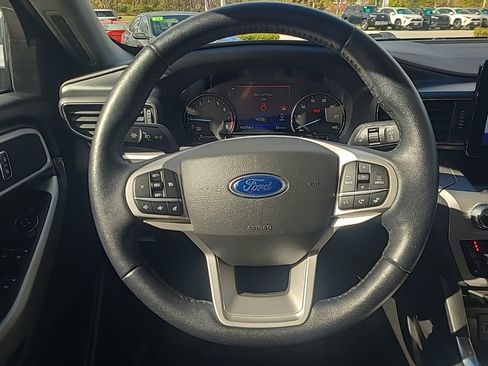 Used 2022 Ford Explorer XLT w/ Equipment Group 202A image 14