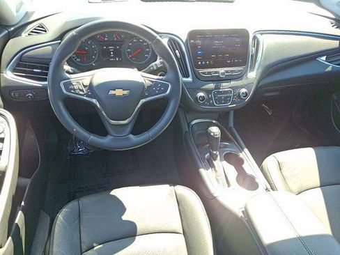 Used 2020 Chevrolet Malibu LT w/ Leather Package image 11