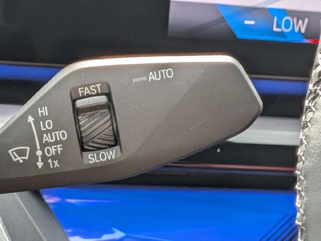 Used 2024 BMW i5 eDrive40i w/ M Sport Package RWD image 32