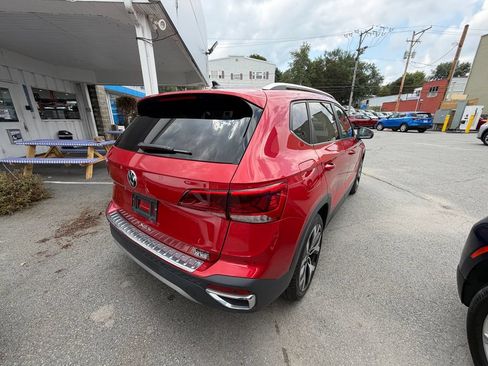 Used 2023 Volkswagen Taos SEL AWD/4WD image 5
