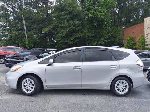 Used 2013 Toyota Prius V image 8