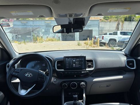 Used 2026 Hyundai Venue SEL FWD image 33