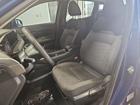 Used 2025 Nissan Kicks SV image 8