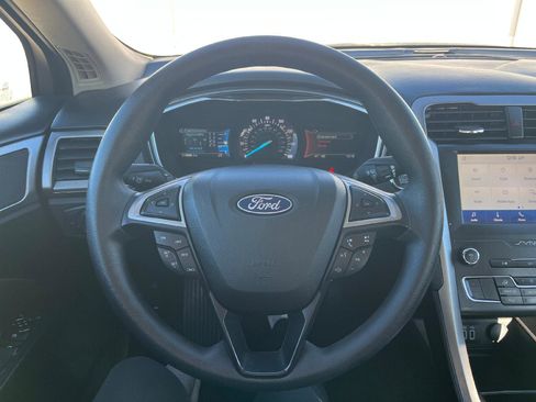Used 2020 Ford Fusion SE image 33