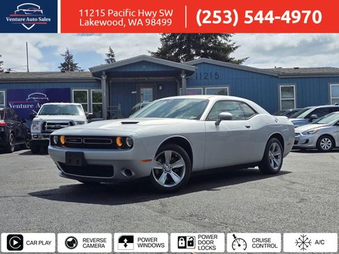 Used 2020 Dodge Challenger SXT RWD image 1