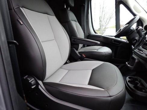 New 2026 RAM ProMaster 2500 w/ Quick Order Package 22G SLT image 11