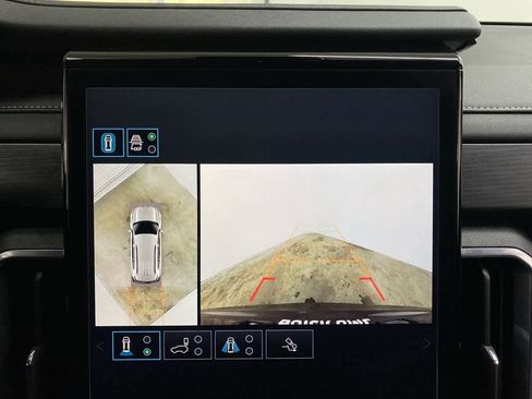 Used 2025 GMC Acadia Elevation image 24