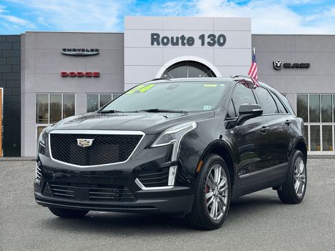 Used 2024 Cadillac XT5 Sportv w/ Technology Package AWD/4WD image 2
