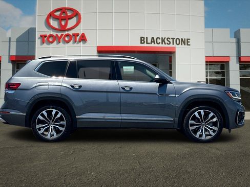 Used 2022 Volkswagen Atlas SEL Premium AWD/4WD image 2