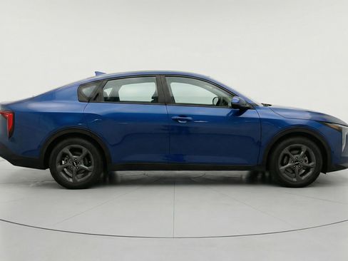 Used 2025 Kia K4 FWD image 11
