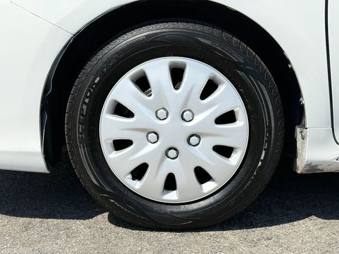 Used 2012 Toyota Camry LE image 33