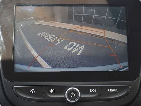 Used 2018 Chevrolet Equinox LT w/ Sun & Infotainment Package image 26