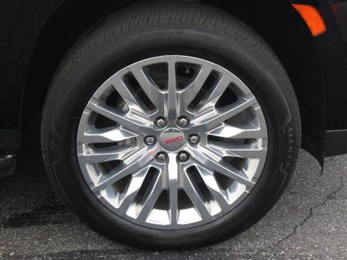 Used 2023 GMC Yukon SLT w/ SLT Premium Package image 43