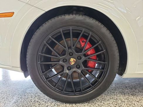 Used 2023 Porsche Cayenne GTS AWD/4WD image 27