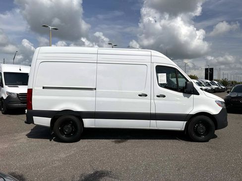 Used 2026 Mercedes-Benz Sprinter 2500 image 5