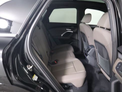 Used 2025 Audi Q5 Premium Plus w/ Premium Plus image 24