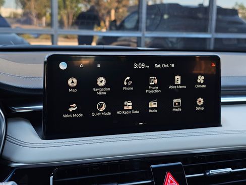 Used 2025 Genesis G70 2.5T image 37