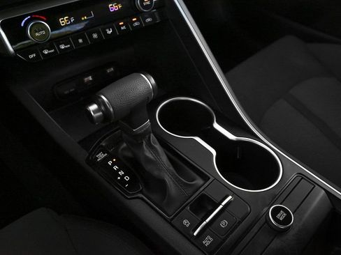 Used 2022 Kia K5 LX image 23