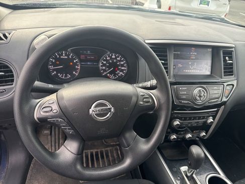 Used 2019 Nissan Pathfinder S AWD/4WD image 7