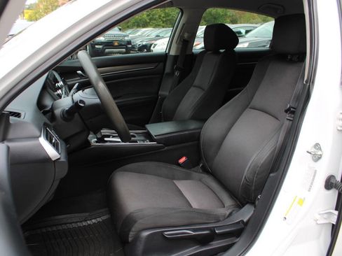 Used 2018 Honda Accord LX image 23