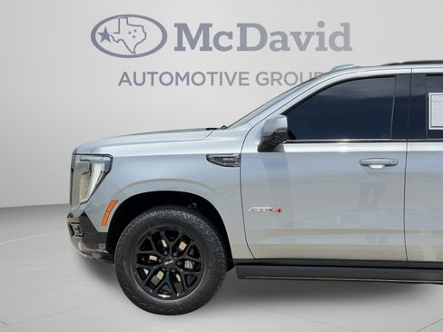 Used 2025 GMC Yukon AT4 w/ AT4 Premium Package AWD/4WD image 31