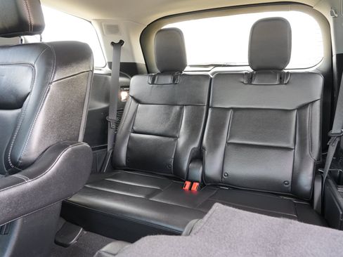 Used 2024 Ford Explorer Limited w/ Limited Technology Package AWD/4WD image 30