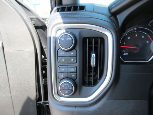 Used 2022 Chevrolet Silverado 2500 LTZ w/ LTZ Plus Package image 19