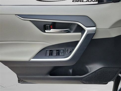 Used 2022 Toyota RAV4 XLE w/ Convenience Package image 30