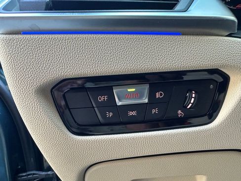 Used 2021 BMW 330i Sedan w/ Premium Package image 28