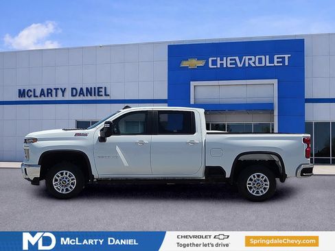 Used 2025 Chevrolet Silverado 2500 LT w/ Convenience Package AWD/4WD image 3
