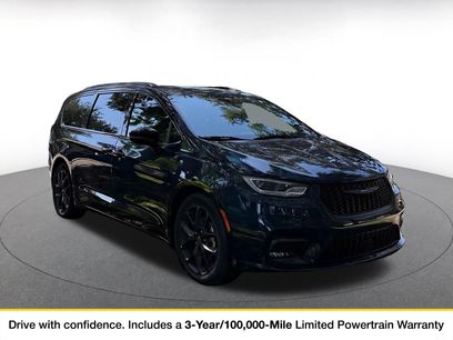 Used 2025 Chrysler Pacifica Limited