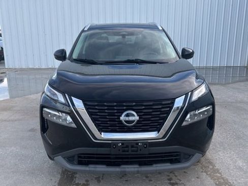 Used 2023 Nissan Rogue SV w/ SV Premium Package image 3