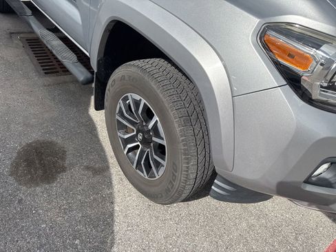 Used 2020 Toyota Tacoma TRD Sport RWD image 4