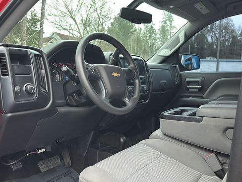 Used 2018 Chevrolet Silverado 1500 Custom w/ Custom Value Package image 15