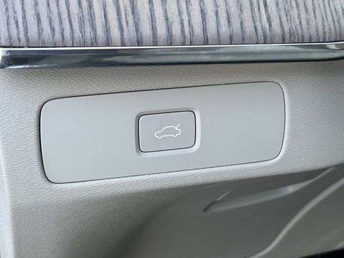 Used 2024 Volvo XC90 B6 Plus w/ Protection Package Premier image 24