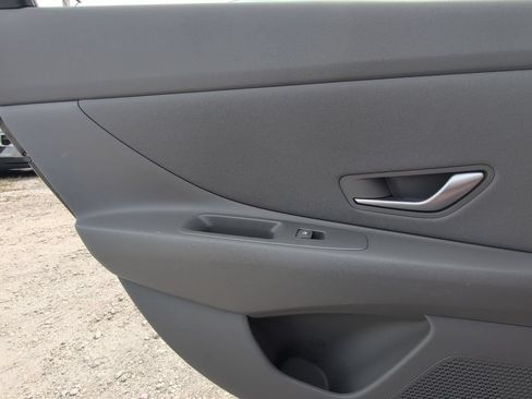 Used 2025 Hyundai Elantra SEL FWD image 27