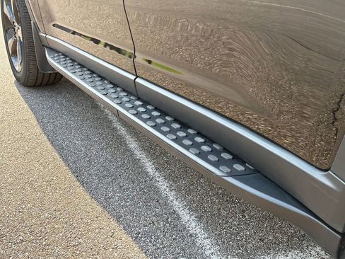 Used 2024 Jeep Grand Cherokee L Altitude image 5