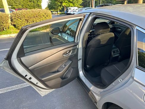 Used 2025 Honda Accord Sport image 11