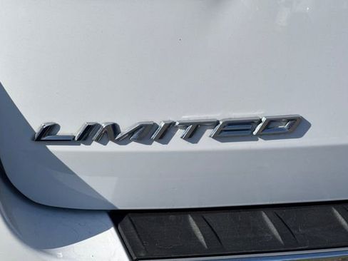 Used 2023 Ford Explorer Limited image 35