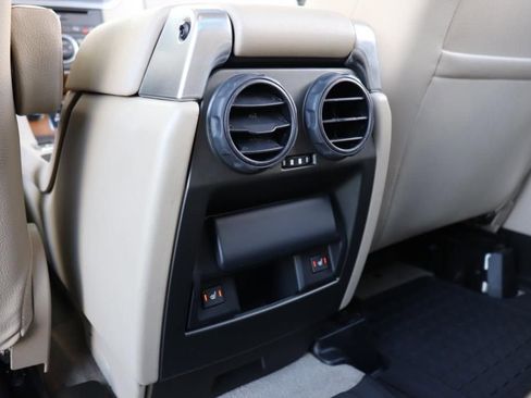 Used 2016 Land Rover LR4 HSE image 69
