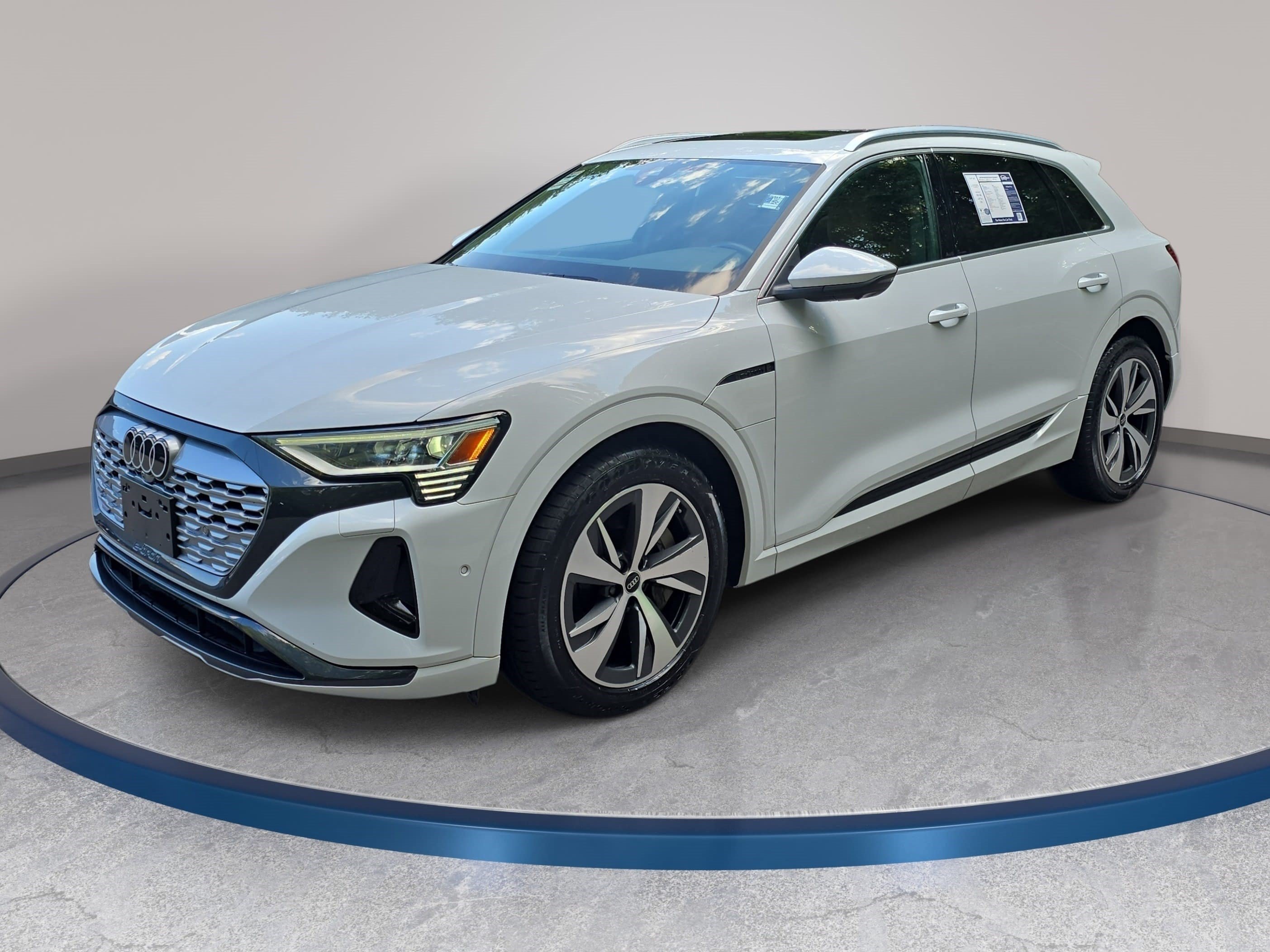Used 2024 Audi Q8 e-tron Premium Plus w/ Premium Plus Package AWD/4WD image 1