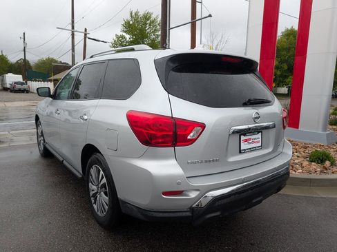 Used 2019 Nissan Pathfinder SV FWD image 5