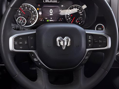 Used 2025 RAM 1500 Big Horn AWD/4WD image 17