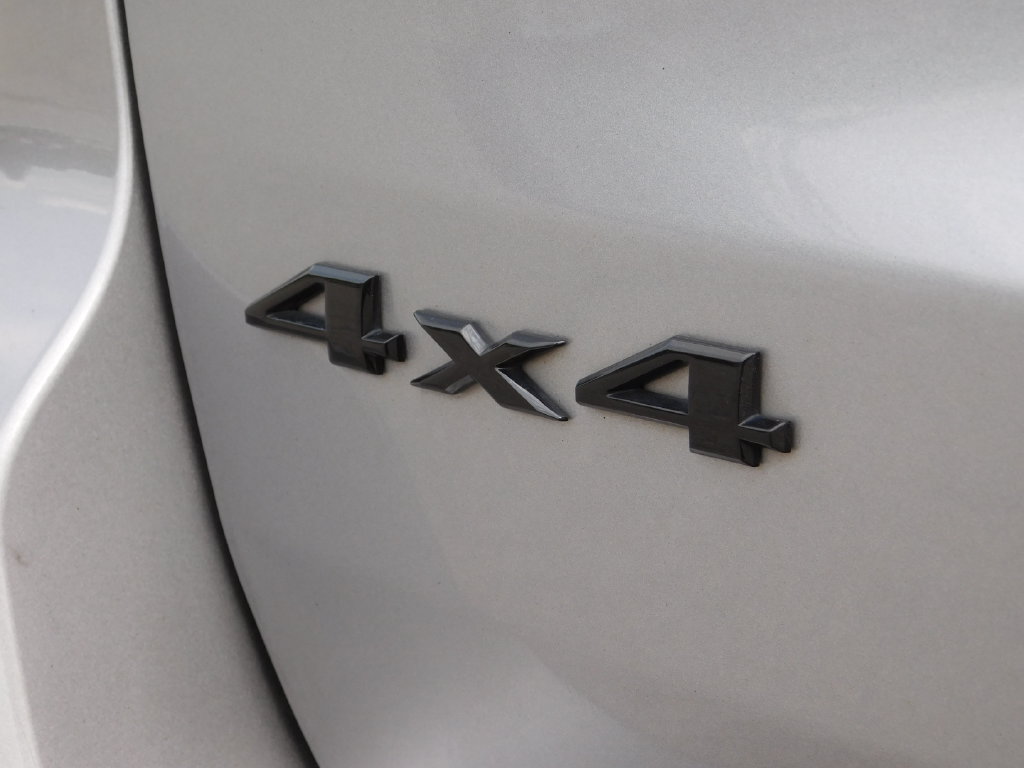 Used 2020 Jeep Grand Cherokee Altitude AWD/4WD image 9