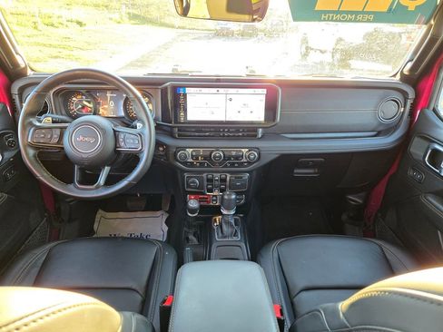 Used 2024 Jeep Wrangler Unlimited Rubicon 392 image 17