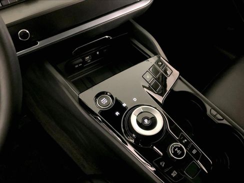 Certified 2025 Kia Sportage EX w/ EX Premium Package image 17