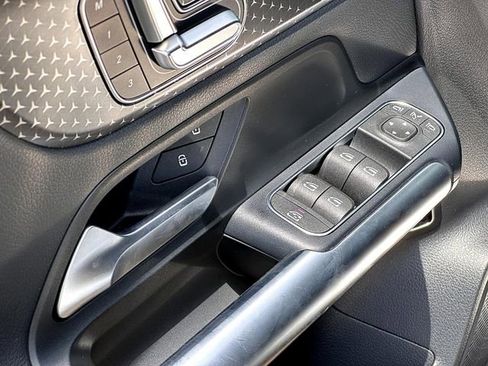 Certified 2025 Mercedes-Benz GLA 250 image 12