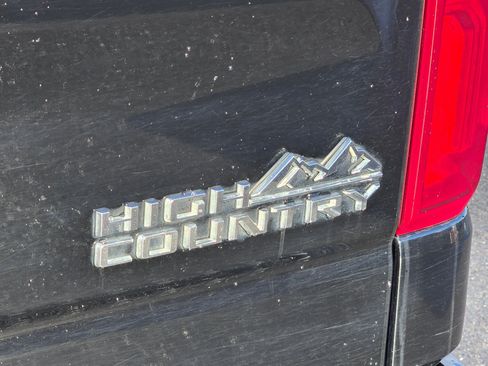 Used 2020 Chevrolet Silverado 1500 High Country w/ Technology Package AWD/4WD image 9